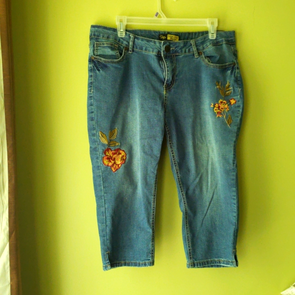 Suzanne Betro size 14 jean capri